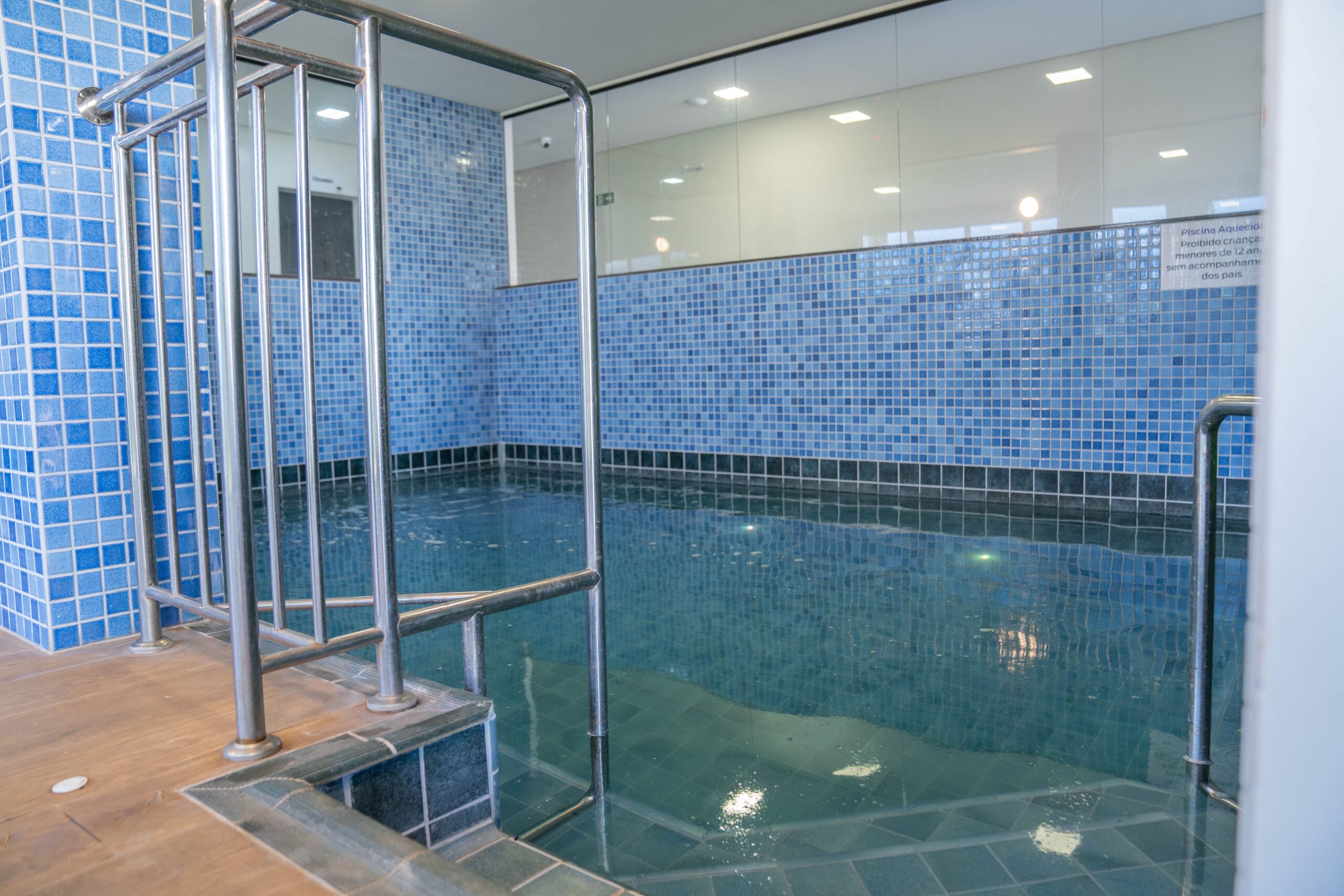 hotel-lago-dourdo-imagem-piscina-interna-01